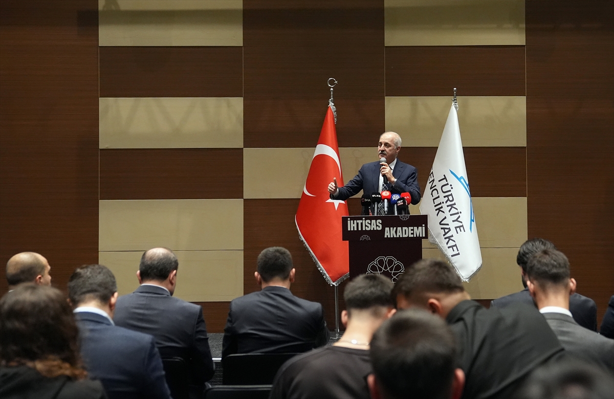 TBMM Başkanı Kurtulmuş “TÜGVA İhtisas Akademi Lansman Programı”nda konuştu: