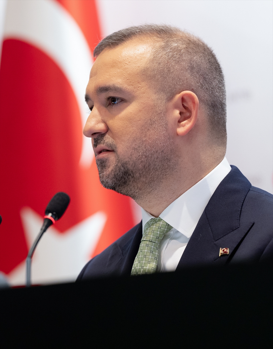 TCMB Başkanı Karahan: “Kira sözleşmelerinde kullanılan referans oranlarının düşüşü son çeyrekte aylık kira enflasyonunun yavaşlayacağına işaret ediyor.”