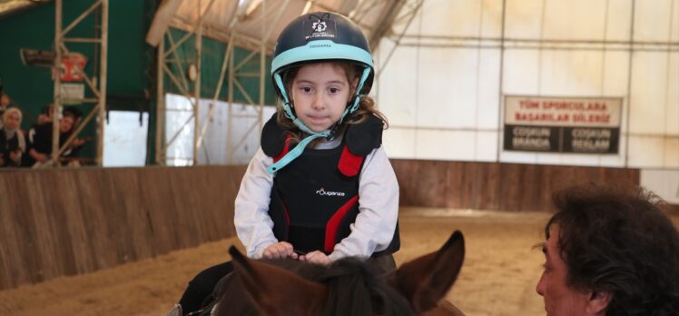 Tören ve müsabaka atları emeklilikte de binicilik sporuna hizmet ediyor