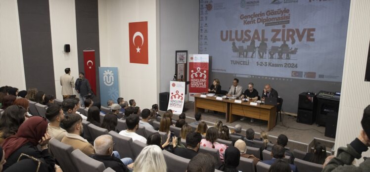 Tunceli'de “Küreselden Yerele Diplomasi” paneli düzenlendi