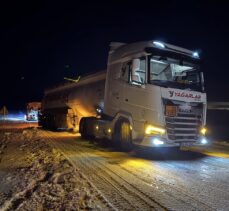 Türkgözü-Posof-Damal kara yolu tır geçişine kapatıldı