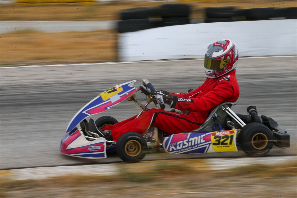 Türkiye Karting Şampiyonası'nın 6. ayağı Uşak'ta başladı