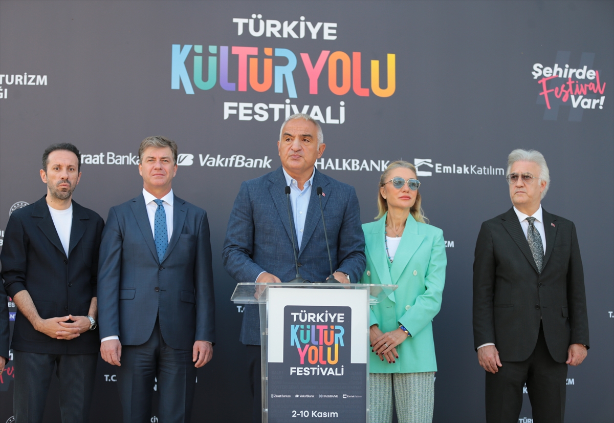 Türkiye Kültür Yolu Festivali'nin son durağı Antalya'daki etkinlikler başladı