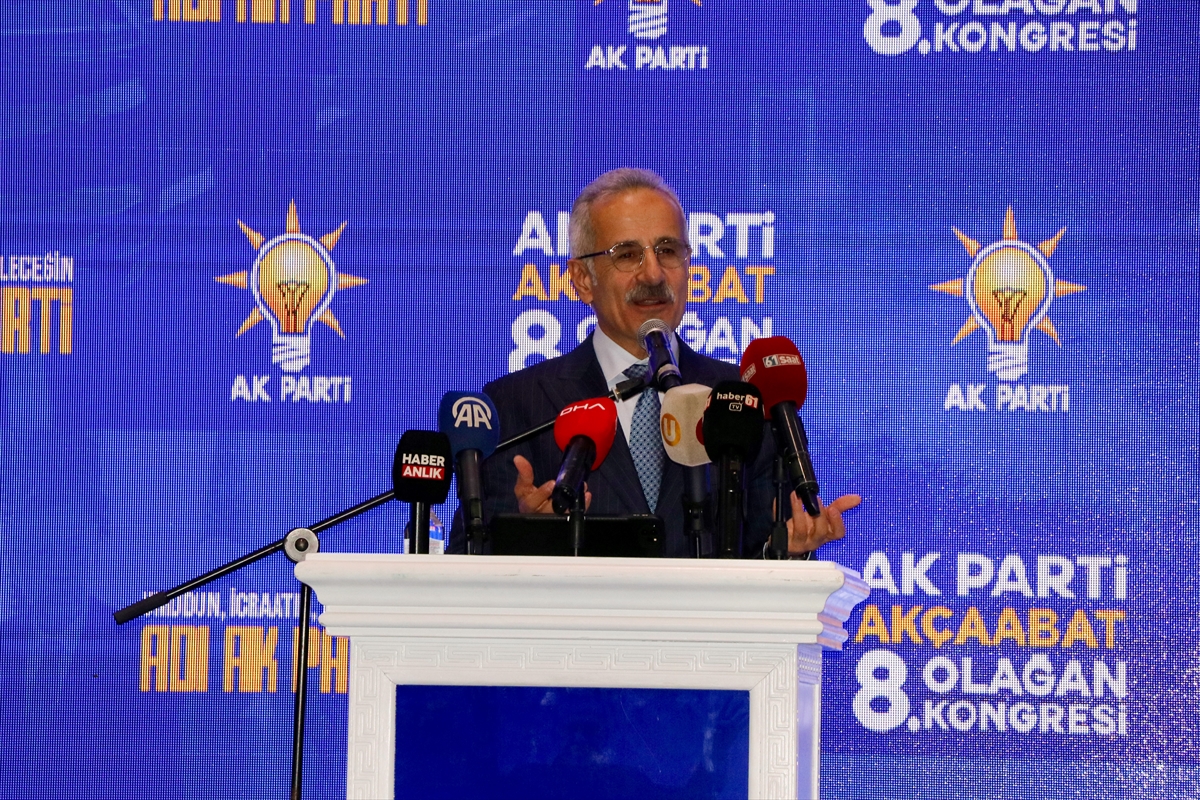 Ulaştırma ve Altyapı Bakanı Uraloğlu, AK Parti Akçaabat İlçe Kongresinde konuştu: