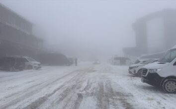 Uludağ'da yoğun kar yağışı