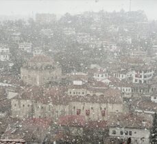 UNESCO kenti Safranbolu'daki tarihi yapılar karla kaplandı