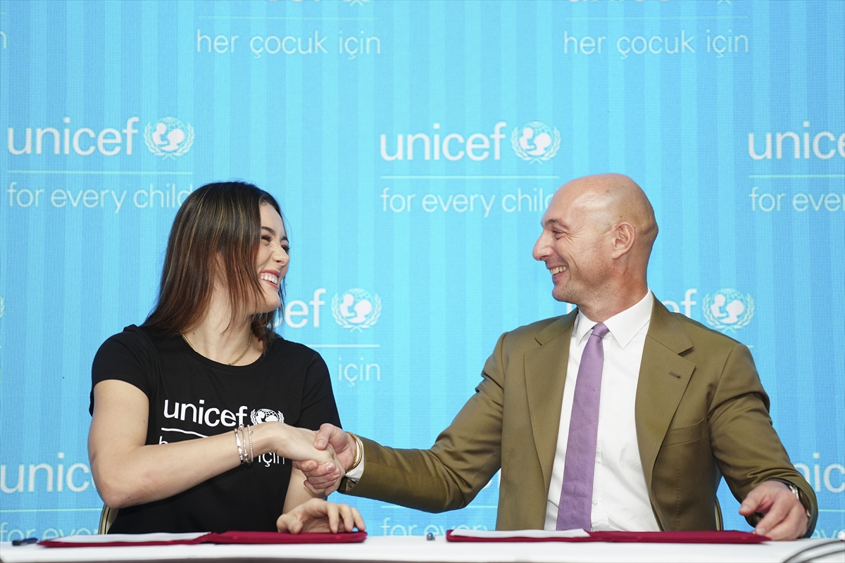 UNICEF, milli voleybolcu Zehra Güneş ile iş birliği anlaşması yaptı