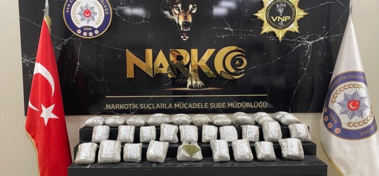 Van'da 12 kilo 900 gram esrar ele geçirildi