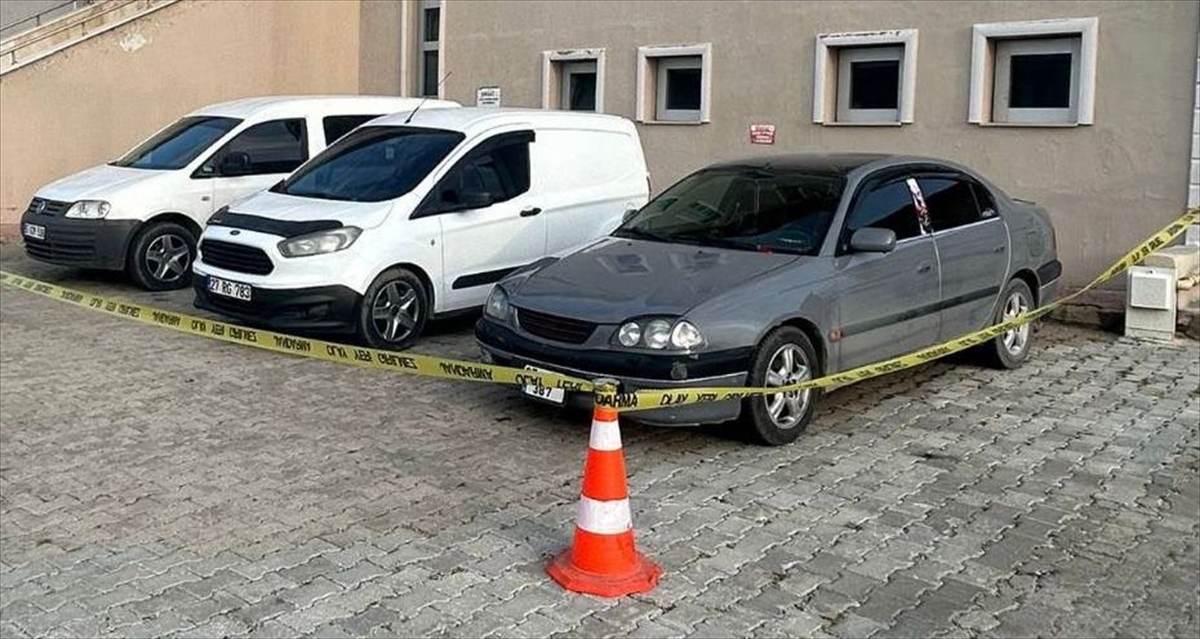 Van'da göçmen kaçakçılığı iddiasıyla gözaltına alınan 5 zanlı tutuklandı