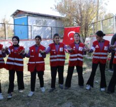 Van'da öğrenciler ve özel gereksinimli çocuklar Kızılay Haftası etkinliğinde eğlendi