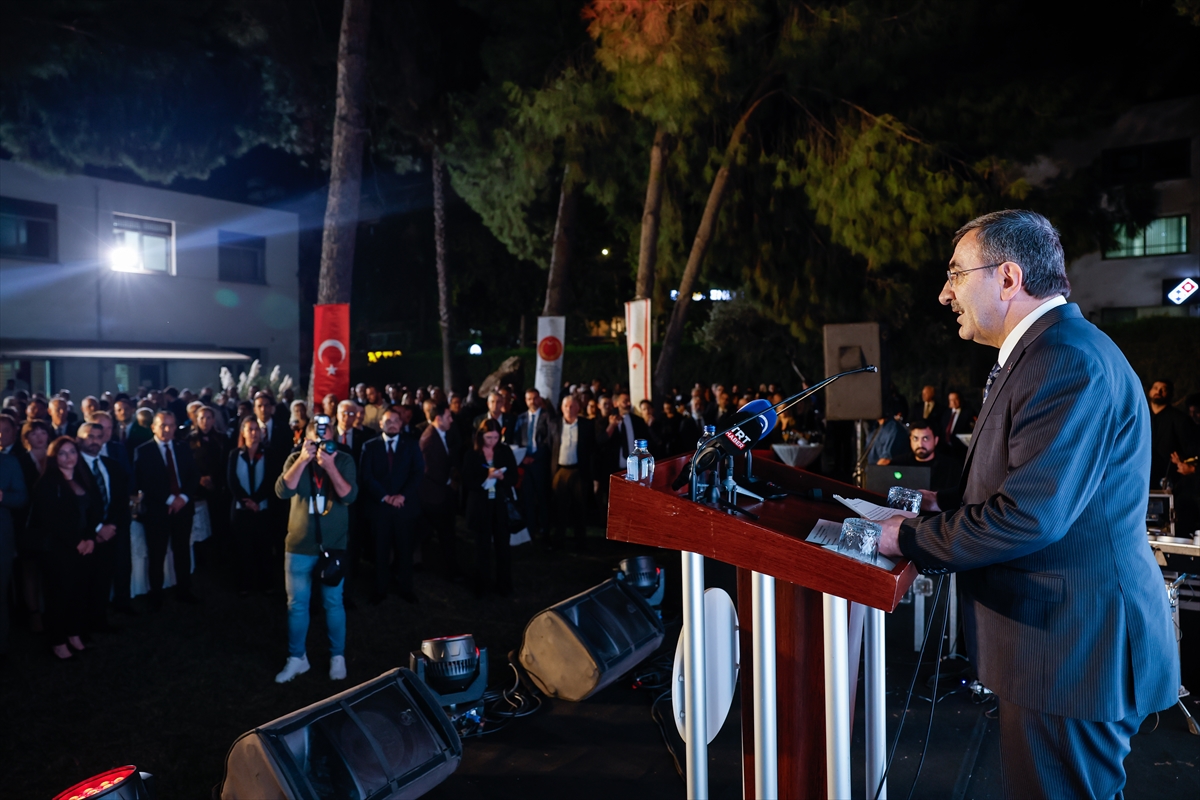 Yılmaz, KKTC Cumhuriyet Meclisi Başkanı Öztürkler'in ev sahipliğinde düzenlenen resepsiyonda konuştu: