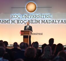 2024 Koç Üniversitesi Rahmi M. Koç Bilim Madalyası'nın sahibi Prof. Dr. Atatüre oldu