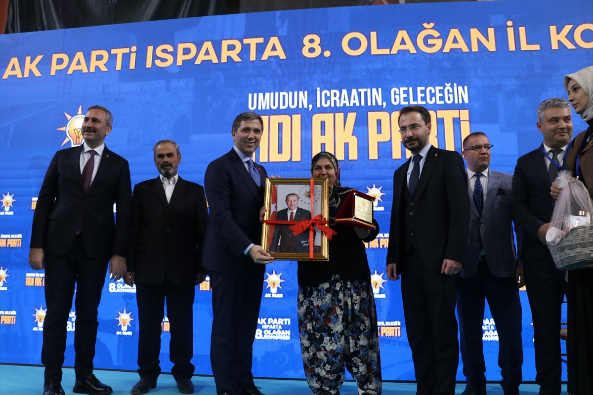 AK Parti Isparta 8. Olağan İl Kongresi yapıldı