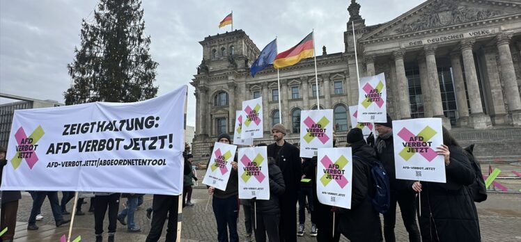 Almanya'da STK'lerden, milletvekillerine AfD'nin yasaklanmasına yönelik önergeyi desteklemeleri çağrısı