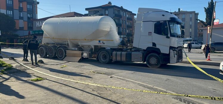 Arnavutköy'de tankerin altında kalan kişi öldü