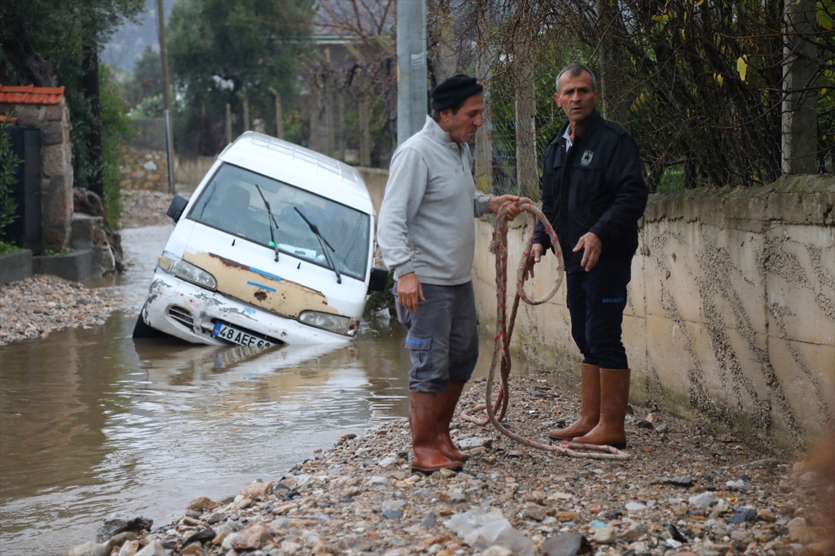 Bodrum'da sağanak etkili oluyor