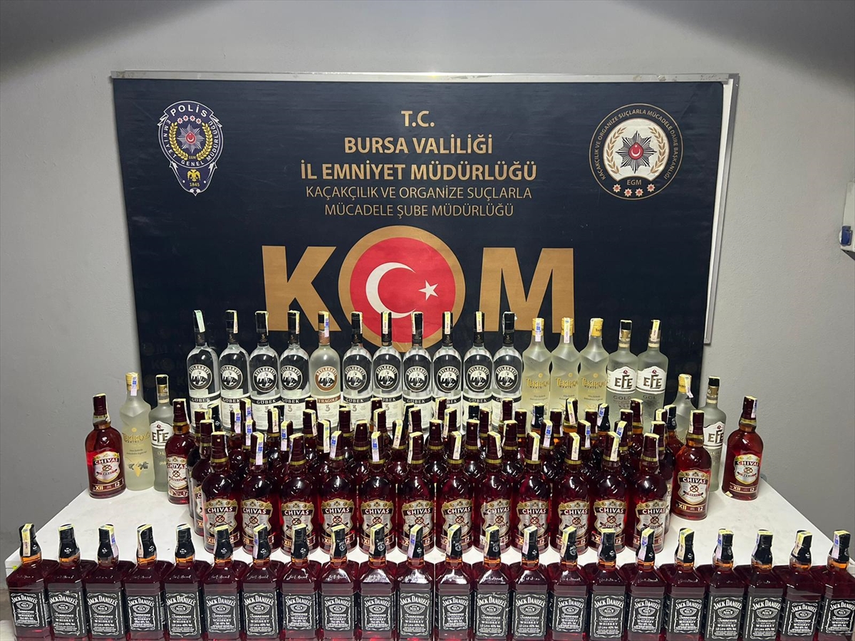 Bursa'da “Çengel-12” operasyonunda 5 bin 740 şişe sahte alkol ele geçirildi