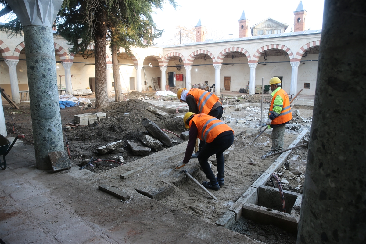 Edirne'de restorasyonu süren Peykler Medresesi müze ve Genç Ofis olarak kullanılacak