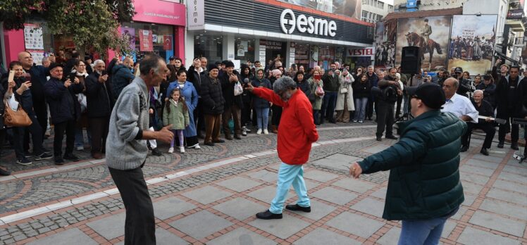 Edirne'de Roman çeribaşısının caddede çektiği klip açık hava konserine döndü