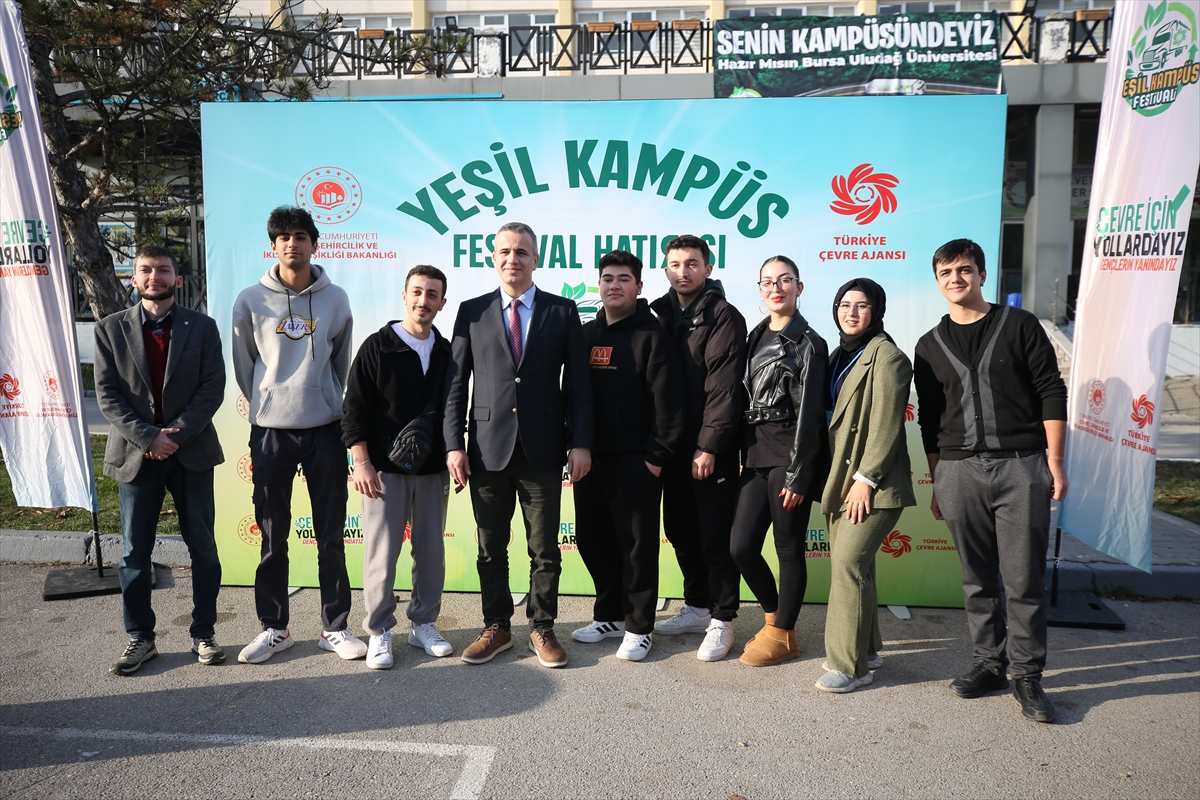 Gençlerde farkındalık için yola çıkan Çevre Tırı, Bursa Uludağ Üniversitesi öğrencileriyle buluştu