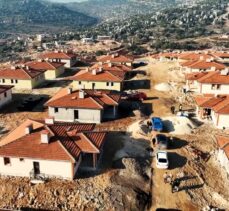 Hatay Altınözü'ndeki kırsal afet konutlarının yapımı sürüyor