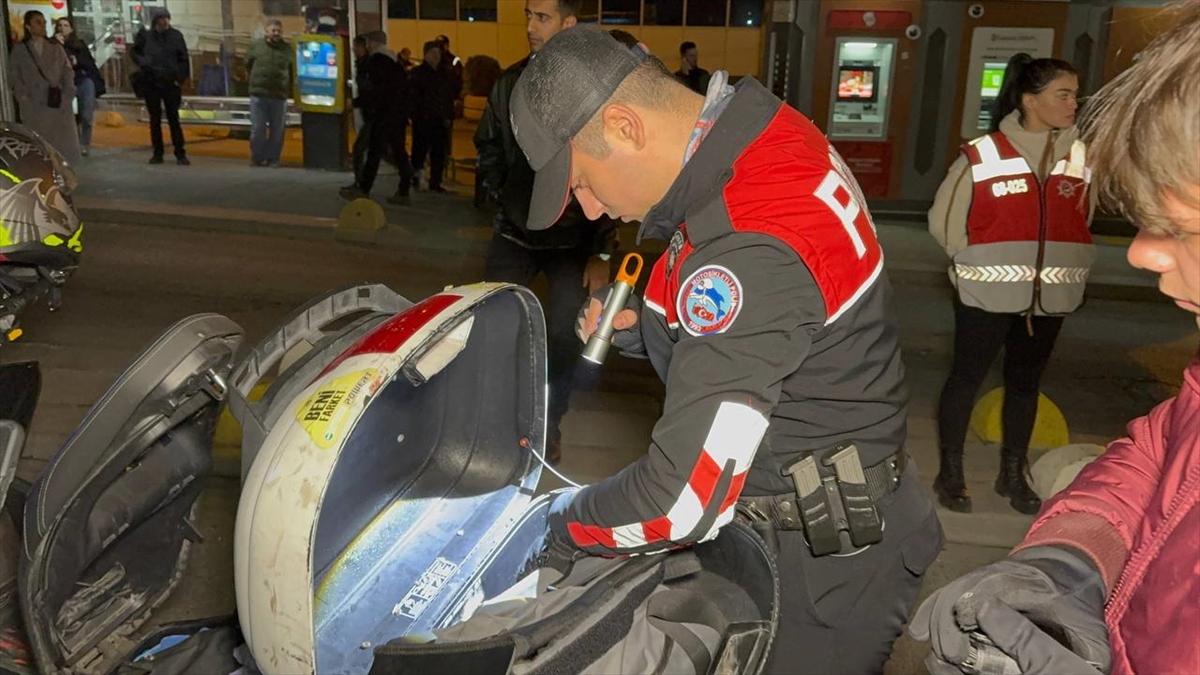 İstanbul Emniyet Müdürü Yıldız Küçükçekmece'deki asayiş uygulamasını denetledi