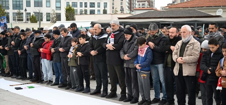 İstanbul'da, İsrail'in saldırılarında hayatını kaybeden Filistinliler için gıyabi cenaze namazı kılındı