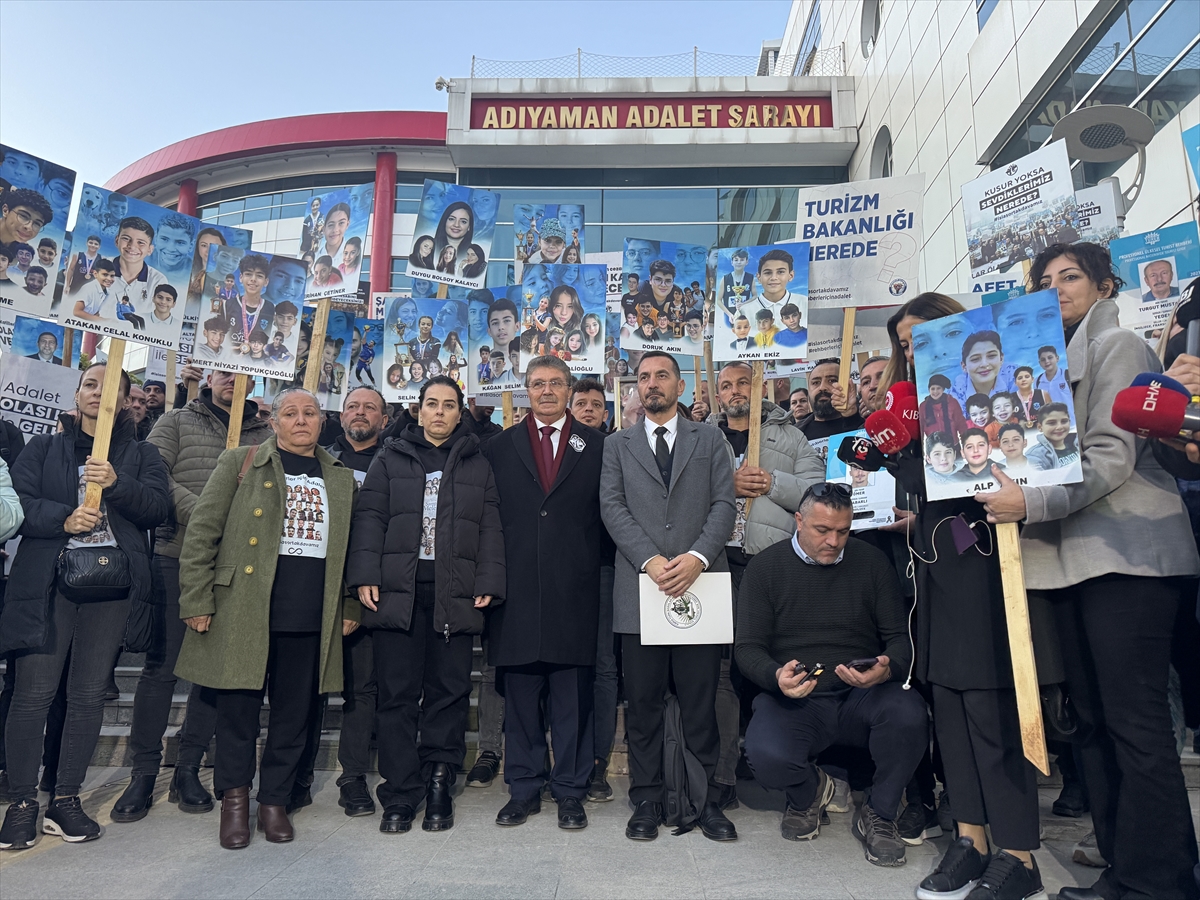 KKTC Başbakanı Üstel, Grand İsias Hotel'in depremde yıkılmasına ilişkin duruşma sonrası konuştu: