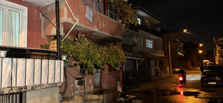 Kocaeli'de, apartman dairesinde çıkan yangın itfaiye ekiplerince söndürüldü