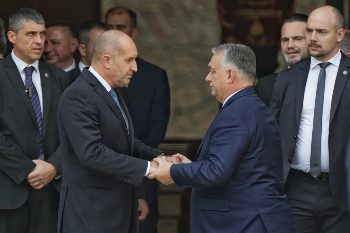 Macaristan Başbakanı Orban Sofya'da Bulgaristan Cumhurbaşkanı Radev ile bir araya geldi