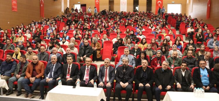 Malatya'da “Gençlik Politika Belgesi Vizyon Çalıştayı” gerçekleştirildi