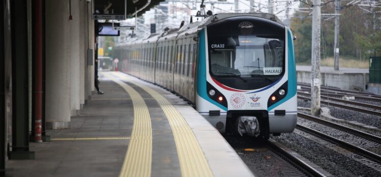 Marmaray bir günde 743 bin 596 yolcu taşıyarak rekor tazeledi