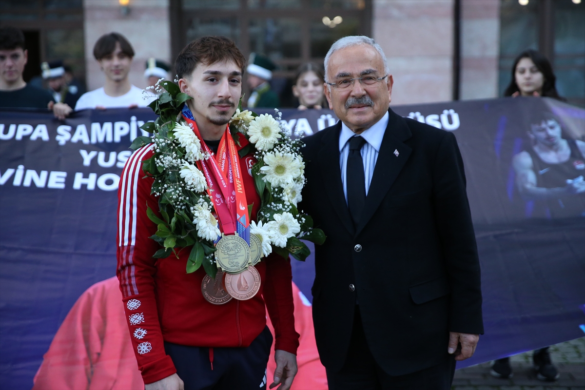 Milli halterci Yusuf Fehmi Genç, Ordu'da törenle karşılandı