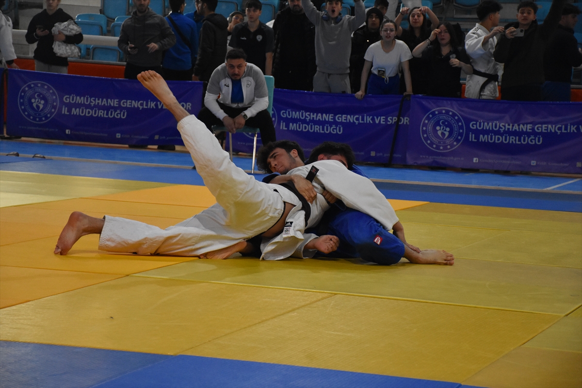 Okul Sporları Gençler Judo Grup Müsabakaları, Gümüşhane'de başladı