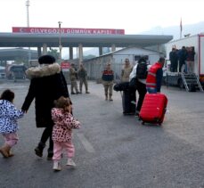 Suriyeliler ülkelerine dönmek için Hatay'daki 3 sınır kapısını kullanıyor