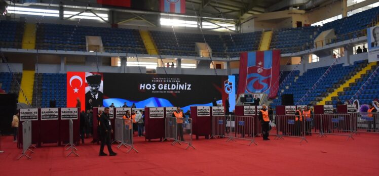 Trabzonspor'un olağan genel kurulunda oy verme işlemi başladı