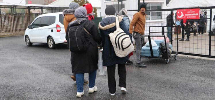 Türkiye'deki Suriyelilerin Kilis'ten ülkelerine dönüşü sürüyor