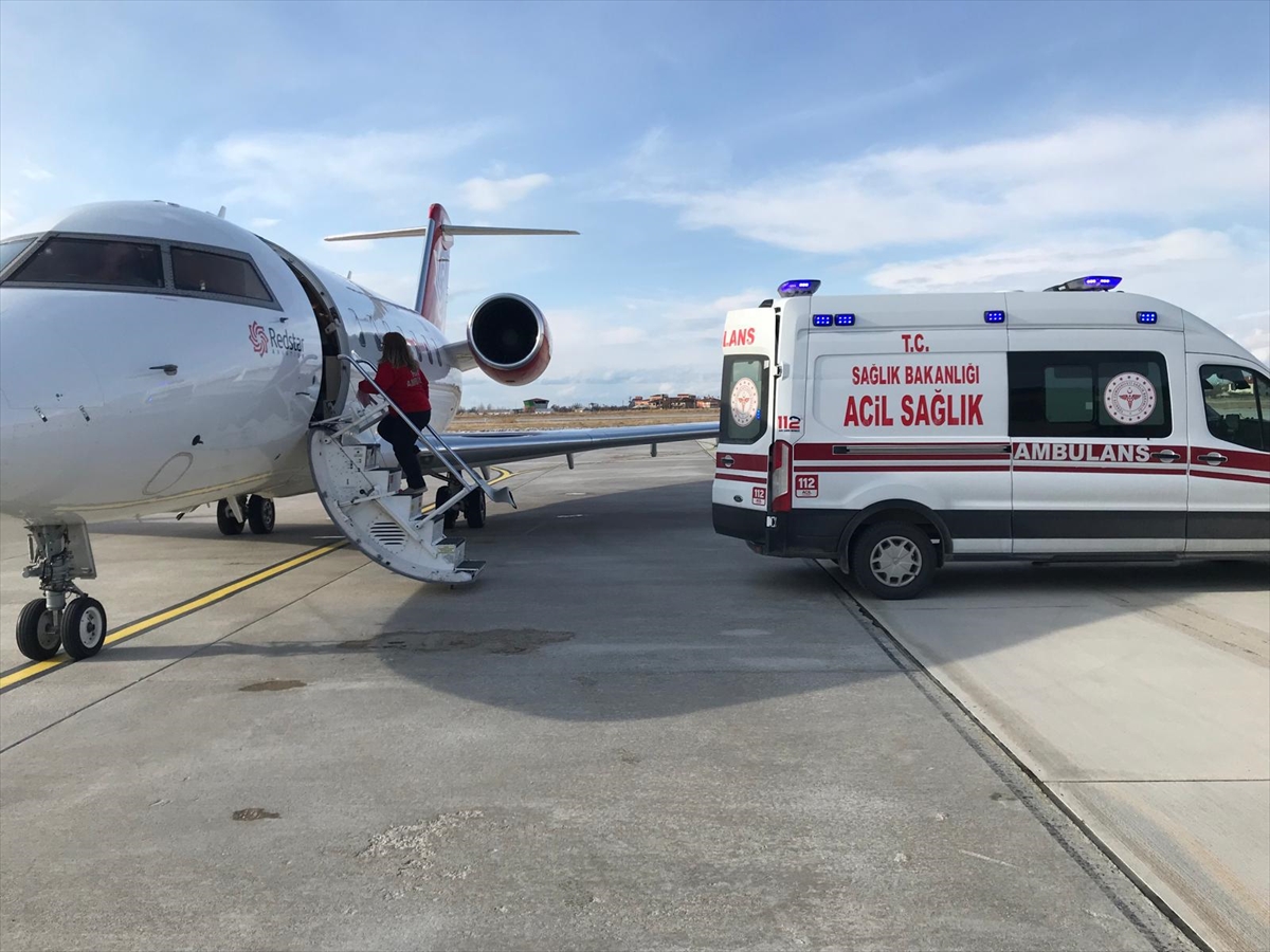 Van'da 3 hasta bebek, ambulans uçakla İstanbul ve Ankara'ya sevk edildi