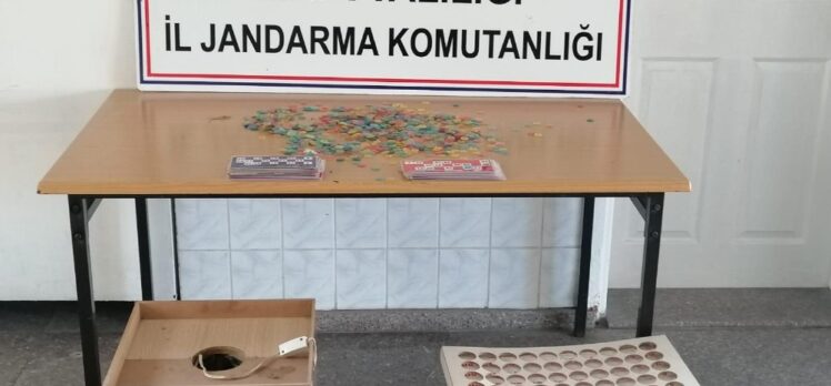 Jandarma 27 kişiyi kumar oynarken suçüstü yakaladı